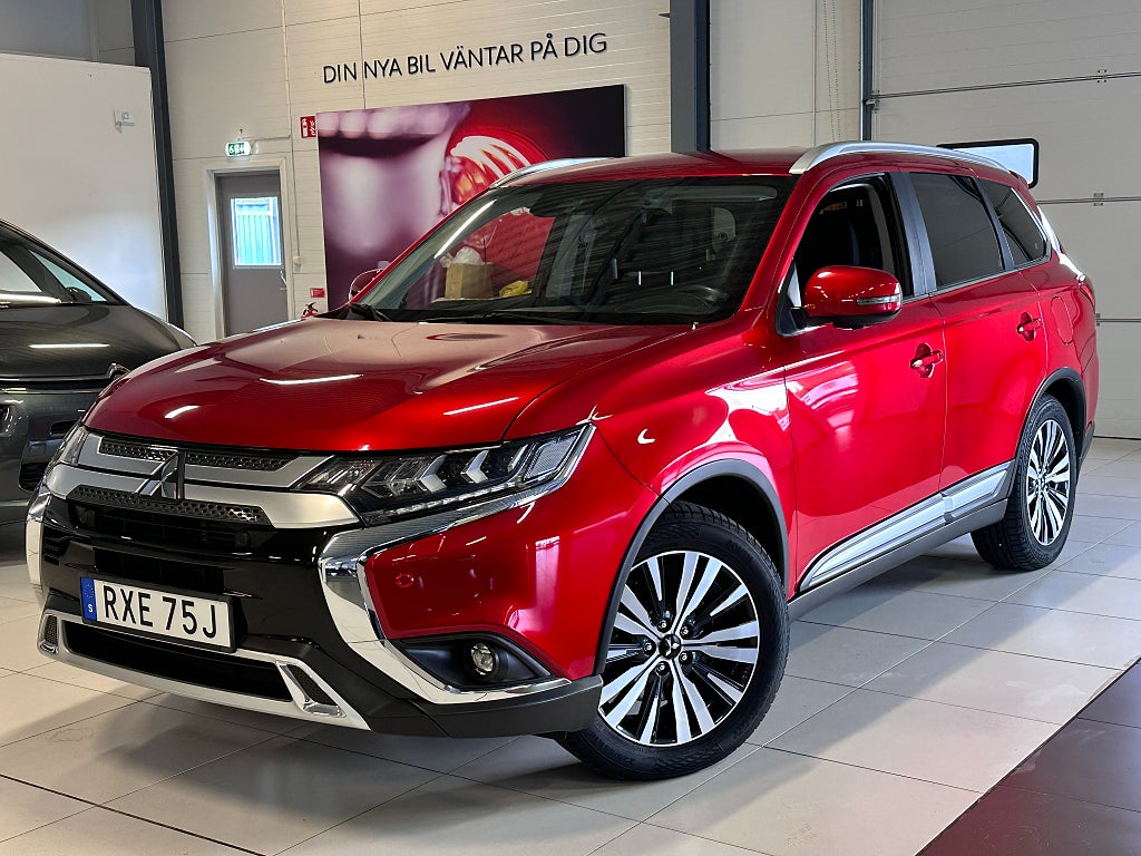 Mitsubishi Outlander 2.0 4WD 7-sits CVT Business Dragkrok, B-kamera