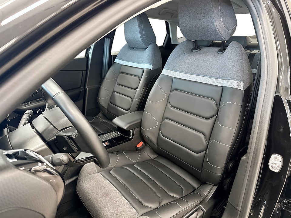 Bild på Citroën C4-X Shine 1.2 PT 130hk Aut B-KAMERA RATTVÄRME CARPLAY
