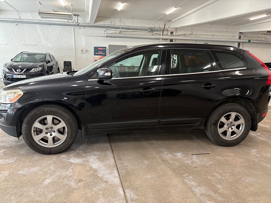 Volvo XC60 D5 AWD Geartronic Momentum 