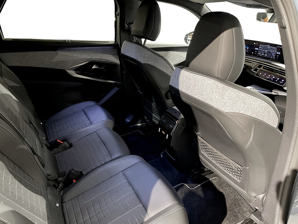 Bild på Peugeot 5008 GT Hybrid 145hk Aut 7-SITS B-KAMERA NAVI