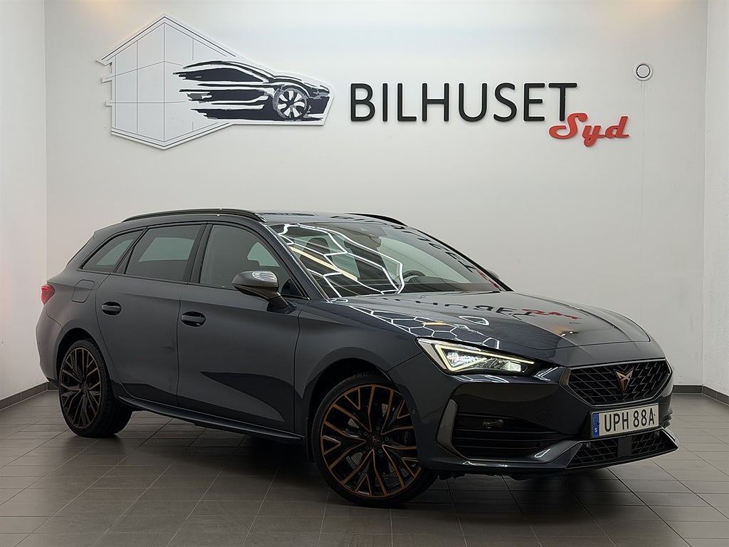 Cupra Leon e-Hybrid 245hk Cockpit/Navi/Bkamera/19"Fälg/Krok/AdaptivF/Carpla