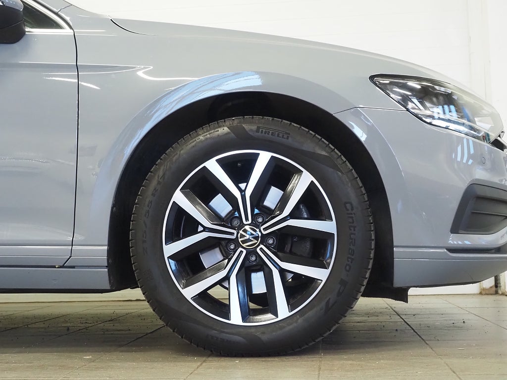 Volkswagen Passat SC 1.5 TSI 150hk DSG |Cockpit|Dynaudio|Drag|Värmare| 2022