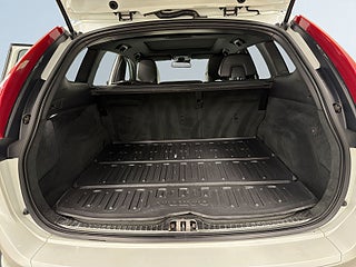 Volvo XC60 D4 AWD Summum Business Pro S&V-hjul/Dvärm/Drag/Skinn – bild 12