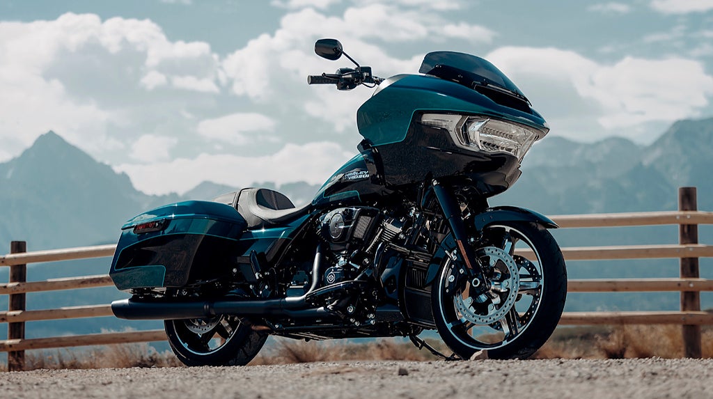 Harley-Davidson Road Glide Krom/Svart Boka din 2026:a idag!