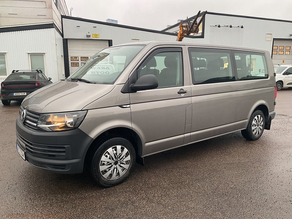 Volkswagen Caravelle 9-SITS OUTLET REA-BIL - LEV. NYBESIKTIGAD 
