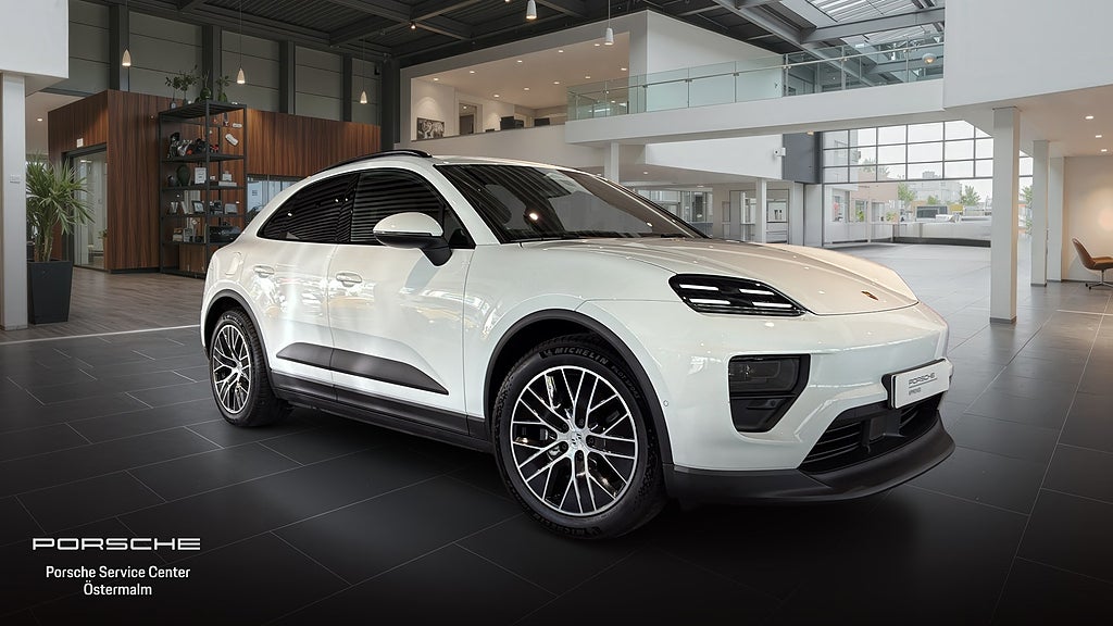 Porsche Macan Moms