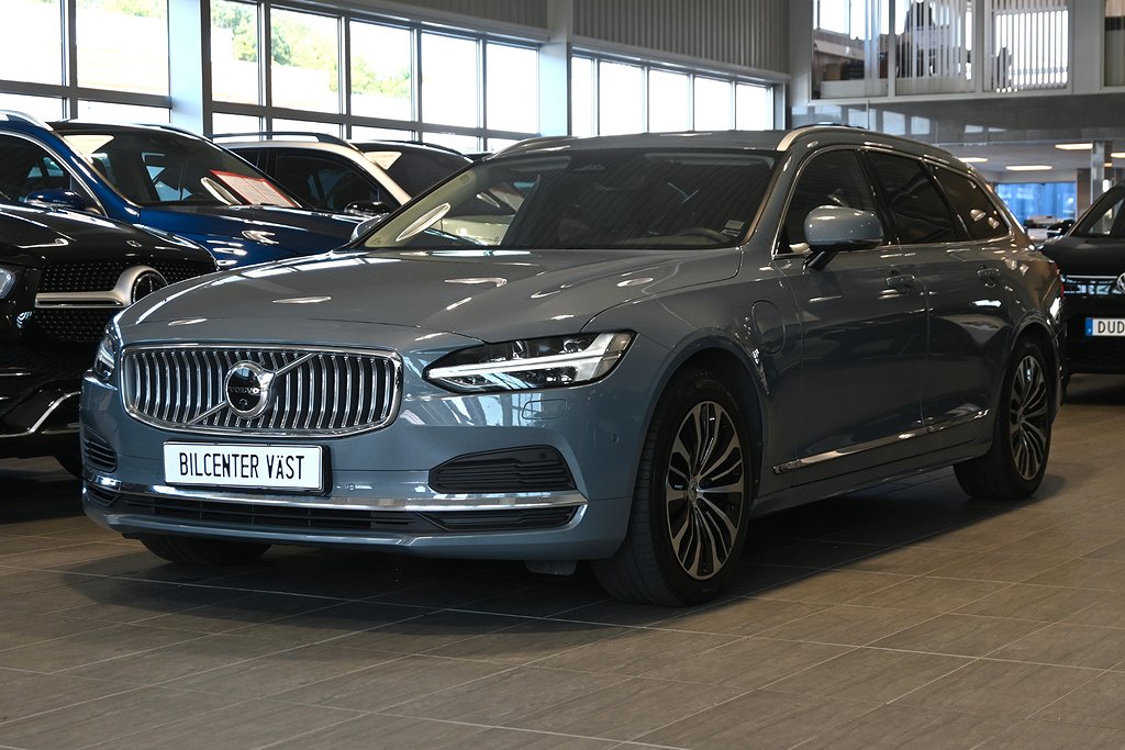 Volvo V90 Recharge T6 AWD 350hk Core Edt. Läder Drag 