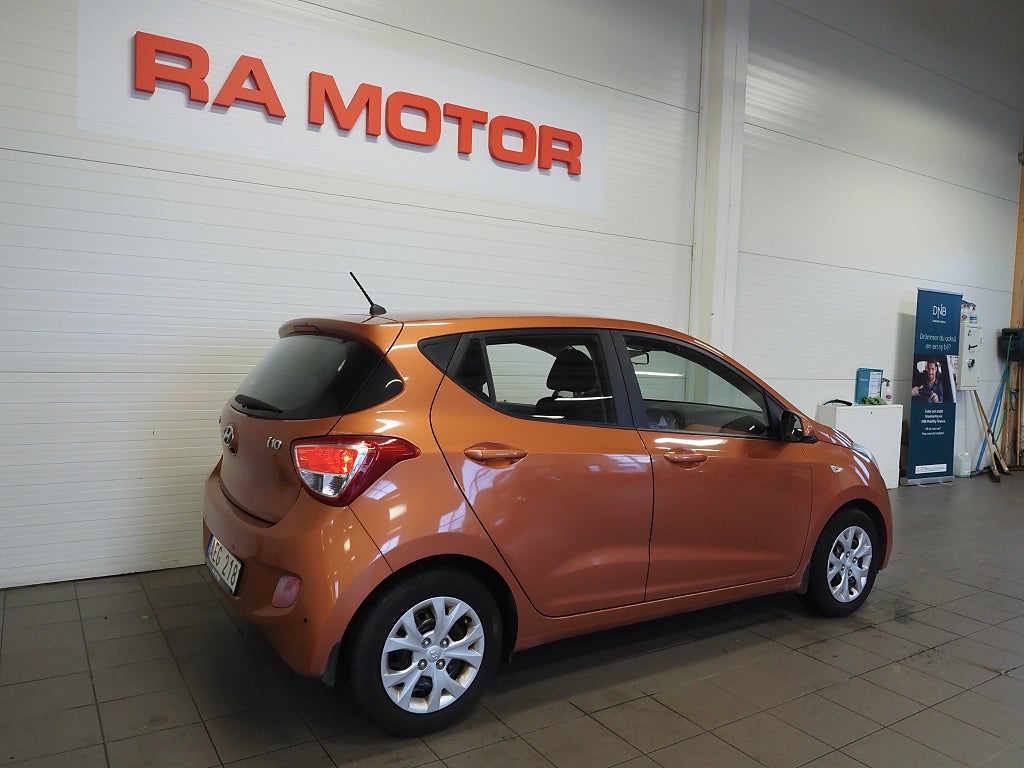 Hyundai i10 1.0 ComfortPlus 67hk Motorvärmare P-Sensorer Rattvärme 2014