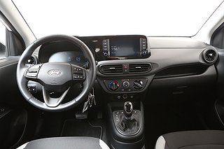 Halvkombi Hyundai i10 10 av 20