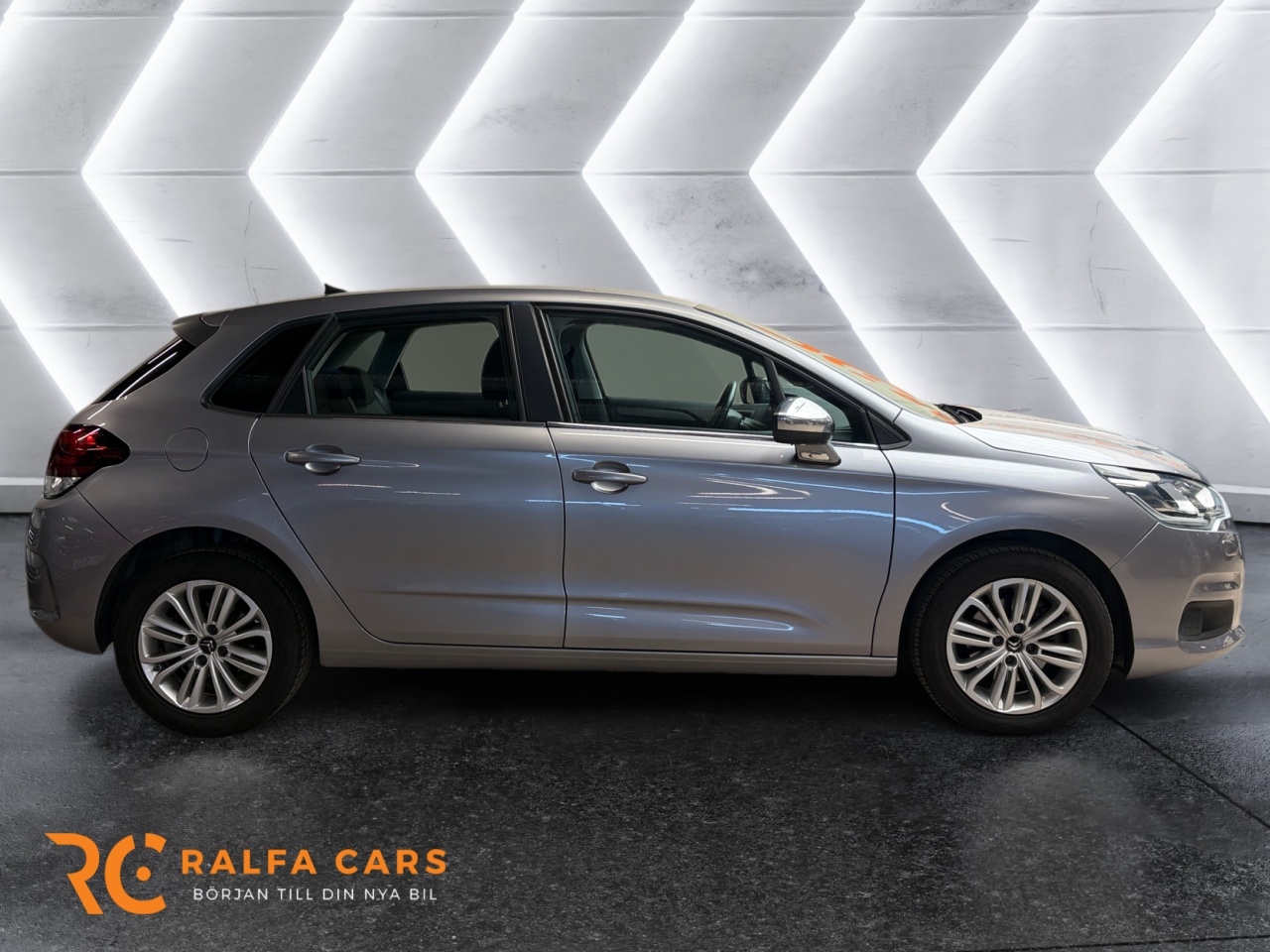 Citroen C4 2016, photo 6/45