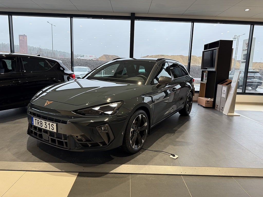 Cupra Leon Sportstourer plug-in hybrid 204 hk 