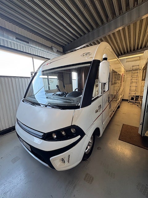 Kabe Royal 810 LB  LÅNGBÄDDAR 3,0 177 HK AUT 2XAC 