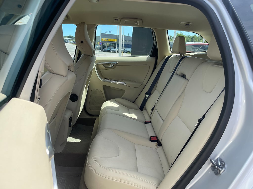 Volvo XC60 D3 Momentum 136 hk dragkrok, NY KAMREM
