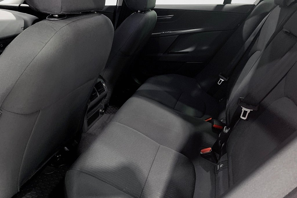 Jaguar XE 20d 180hk Automat | Dieselvärmare | 2018