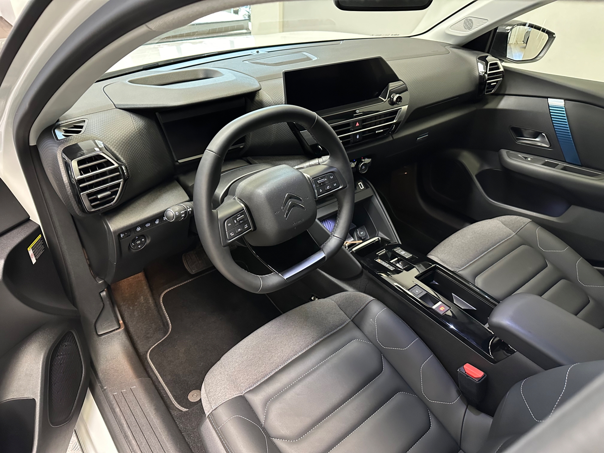 Citroen C4 ë-Shine 50 kWh 136hk 2022, bild 5/36
