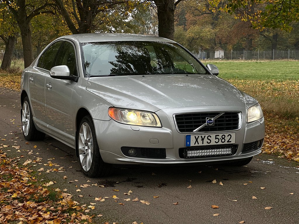 Volvo S80 2.5T Geartronic Svensksåld, B-xenon, Skinn, PDC.