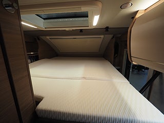 Husbil-halvintegrerad Knaus Tourer Van 10 av 21