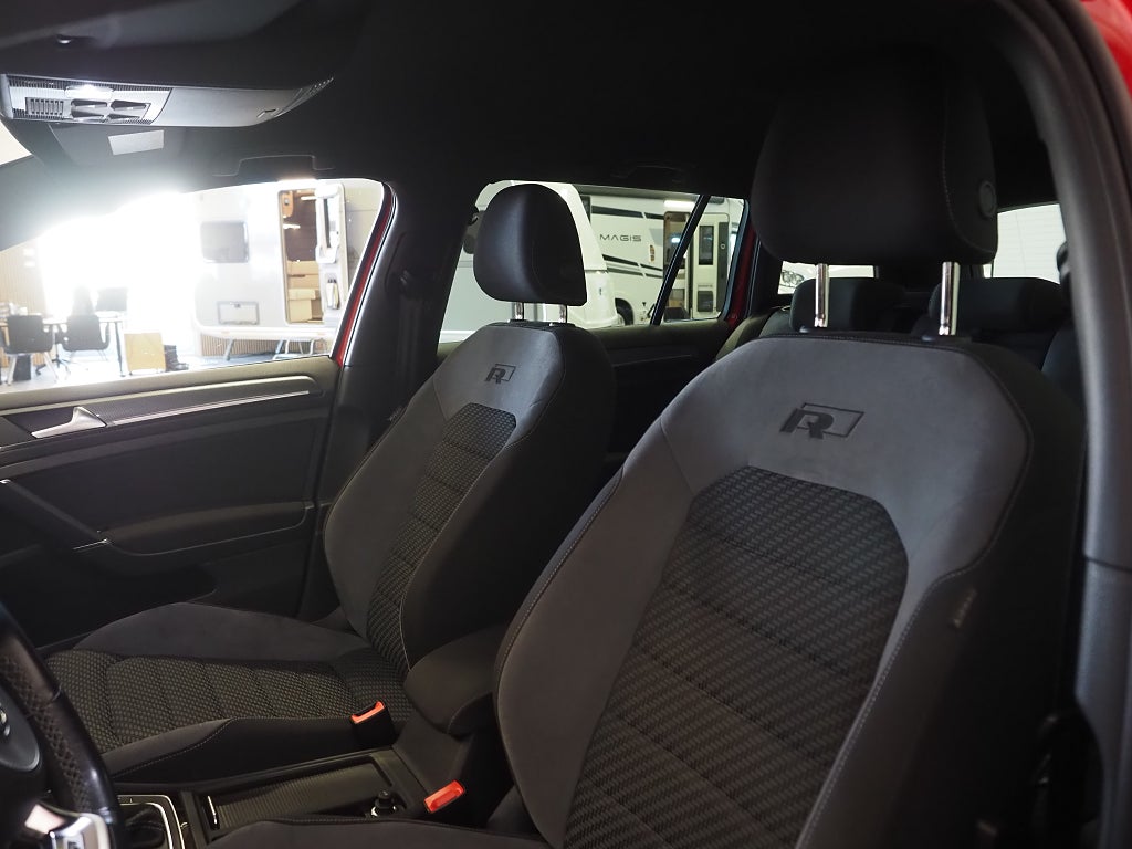 Volkswagen Golf SC TSI 150hk R-Line |Drag|Värmare|Dynaudio|