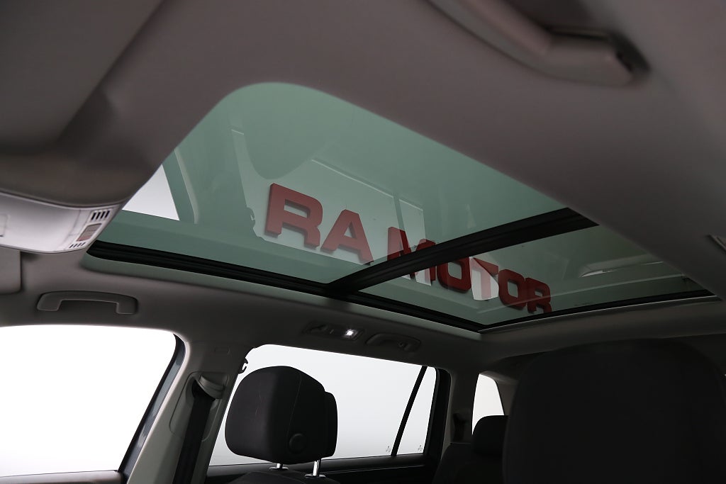Volkswagen Tiguan Allspace 2,0 TDI 200hk 4M R-Line 7-sätes Värmare Drag 2021