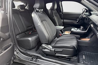 SUV Mazda MX-30 9 av 22