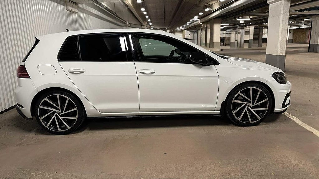 Volkswagen Golf 5-door R 2.0 TSI 4Motion R Euro 6