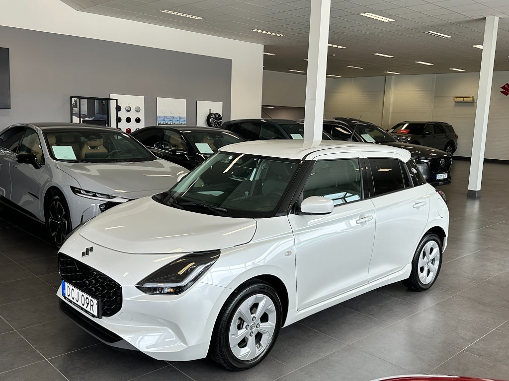 Suzuki Swift Select Hybrid Automat I B-Kamera, CarPlay, V-Hjul Ingår