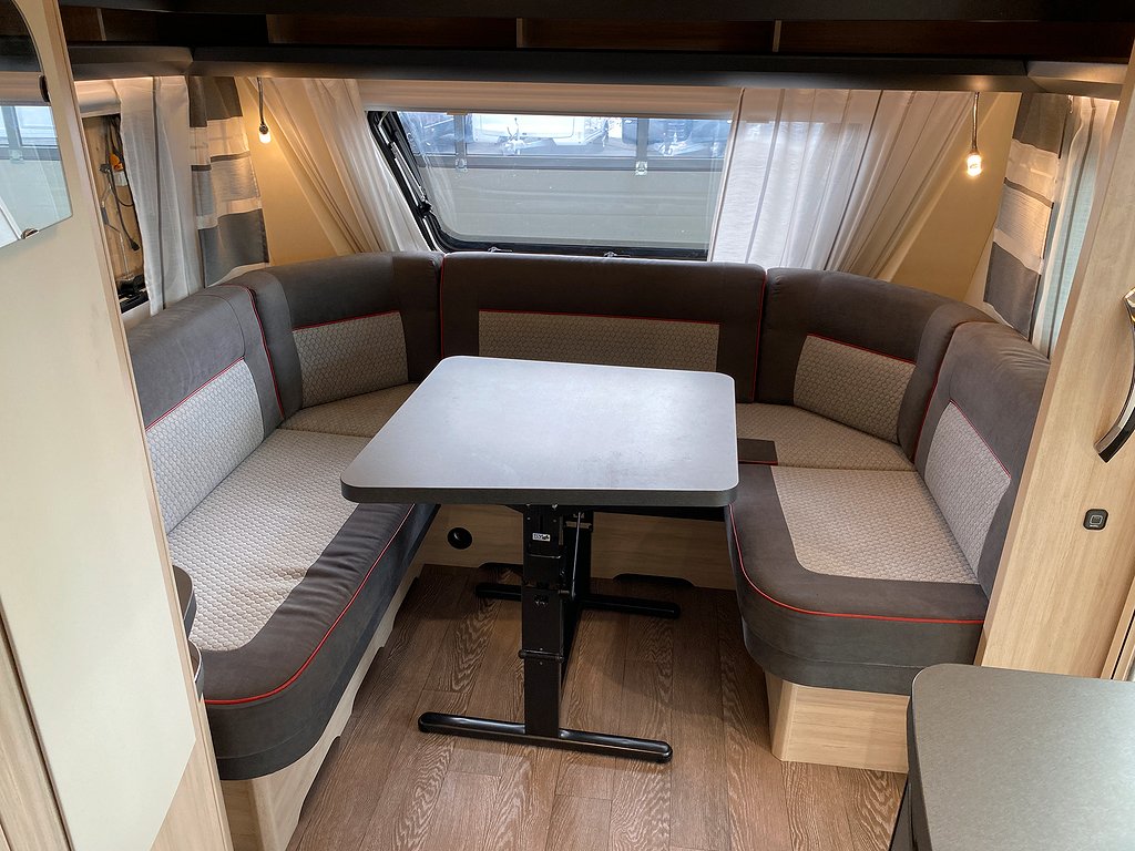 Hobby 460 LU De Luxe Edition / Mover / Långbädd / 1698:-/mån - Hobby