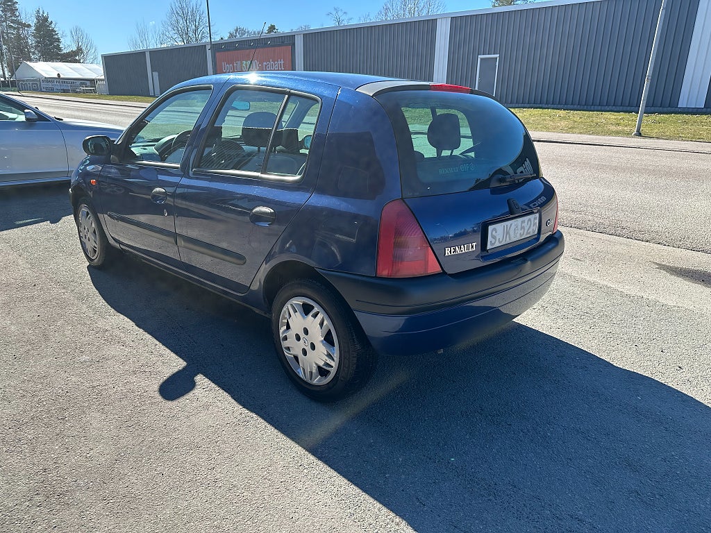 Renault Clio 5-dörrars Halvkombi 1.4