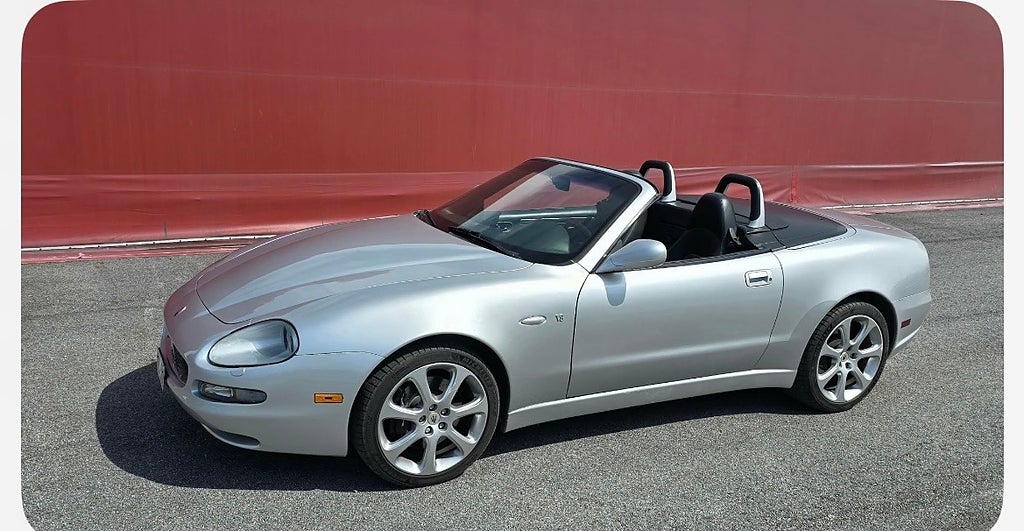 Maserati Spyder 2003 - miniatyr 2