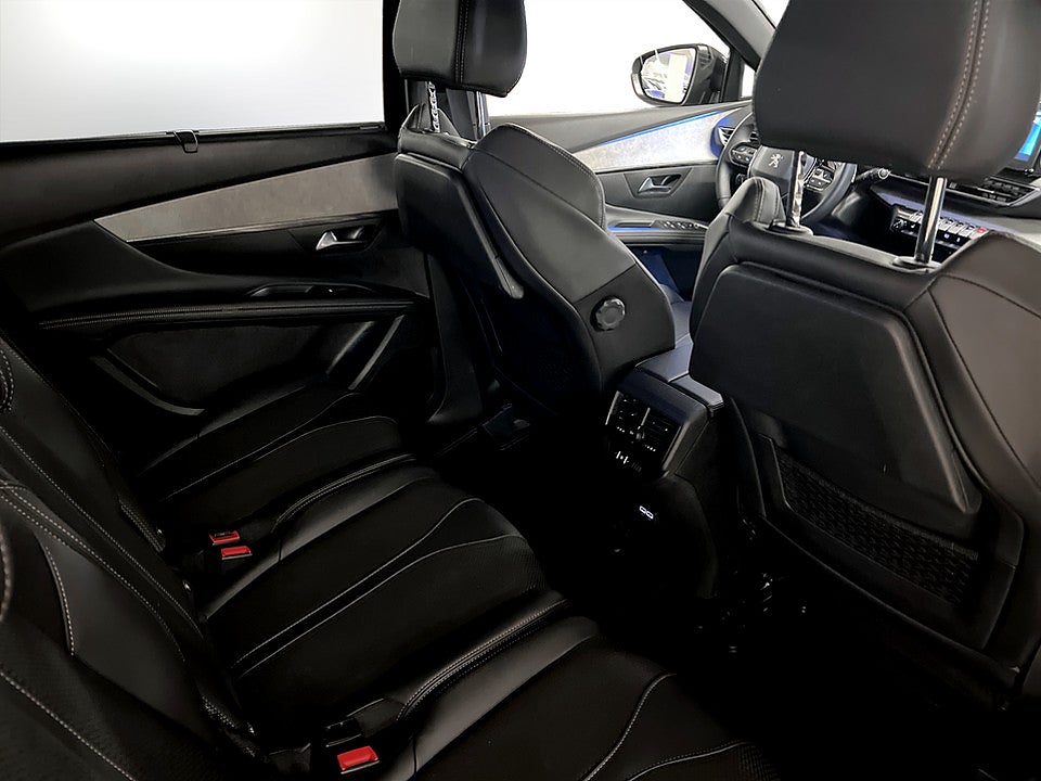 Bild på Peugeot 5008 GT 1.2 PT 130hk Aut 7-SITS B-KAMERA CARPLAY