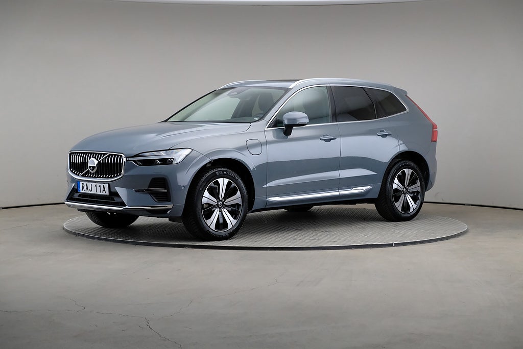 Volvo XC60 Recharge T6 AWD 350hk Core Edition Drag Pano