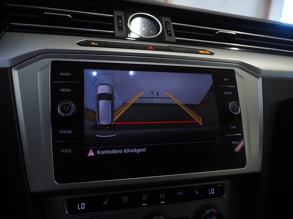 Volkswagen Passat Sportscombi 1.4 TSI 150hk Cockpit Drag Kamera 2018