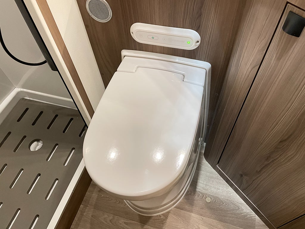 Kabe TMX 810 LXL /Cinderella/ALDE/5 bältad/Automat/Mercedes - Kabe