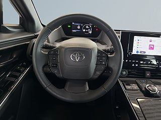Toyota bZ4X 71.4 kWh Active S&V-hjul Backkamera Cockpit Navi MOMS – bild 9