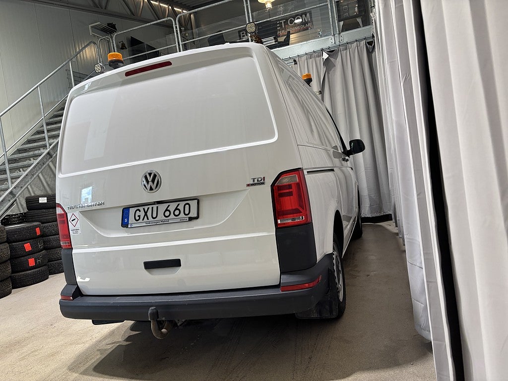 Volkswagen Transporter T30 2.0 TDI BMT 4Motion BKam Drag Värmare Moms