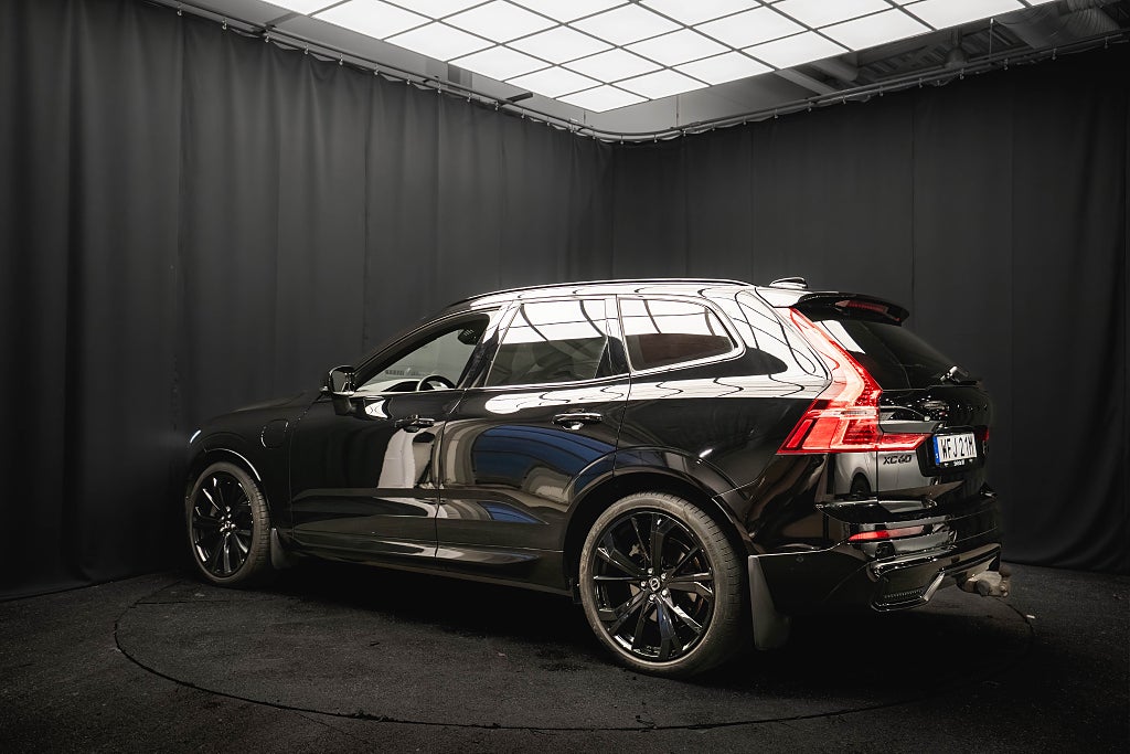 Volvo XC60 T6 AWD ULTRA BLACK LUFT PANO DRAG B&W HUD 360°  MOMS