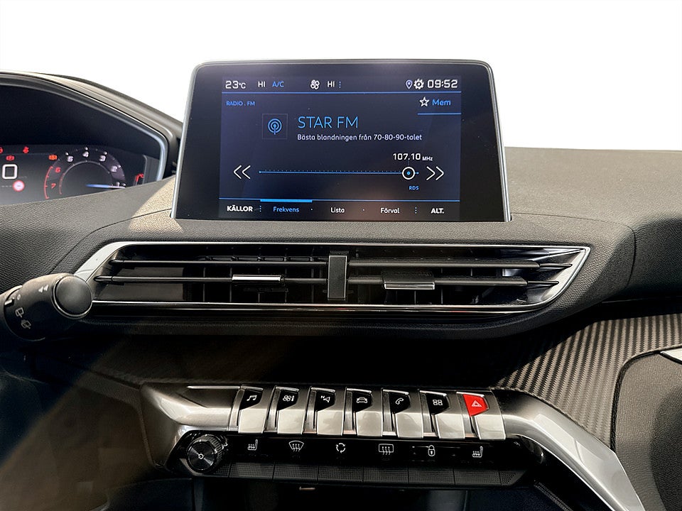 Bild på Peugeot 5008 Active Pack 1.2 PT 130hk 7-SITS B-KAMERA CARPLAY
