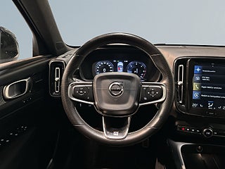 Volvo XC40 D4 AWD Geartronic R-Design Drag H/K Pvärm Pano GPS SoV – bild 9
