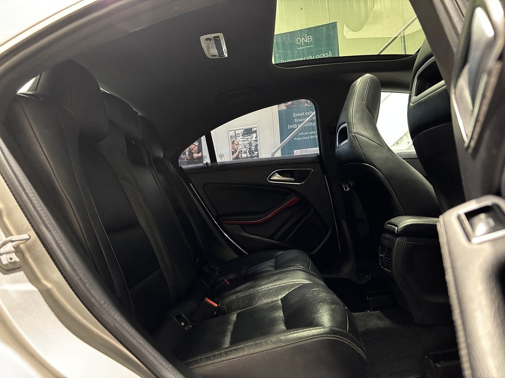 Mercedes-Benz CLA 200 7G-DCT Urban Line Bkam Pano Skinn Navi Drag Ambligh