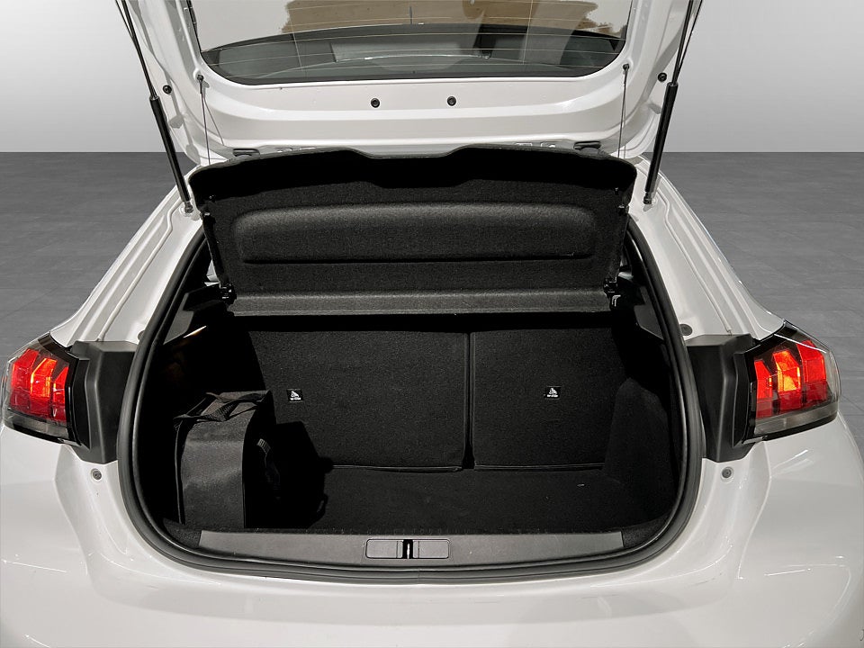 Bild på Peugeot E-208 Active 50kWh 136hk Aut CARPLAY P-SENSORER