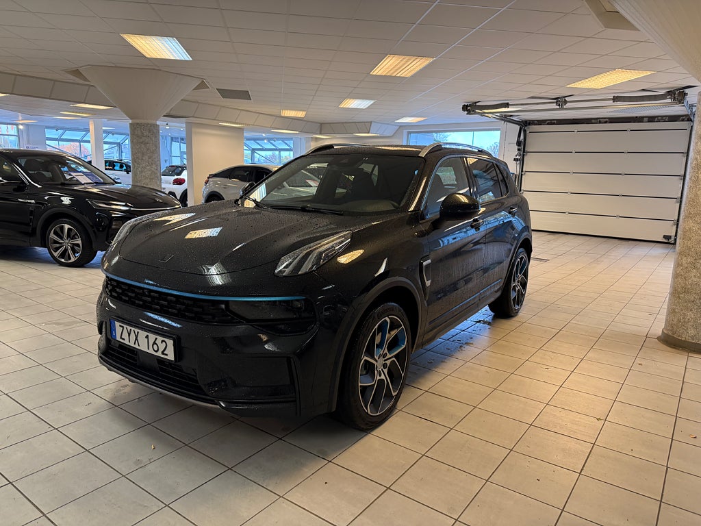 Lynk & Co 01 PHEV DCT Pano 360K Adap Farth Infinity BLIS  Ny servad
