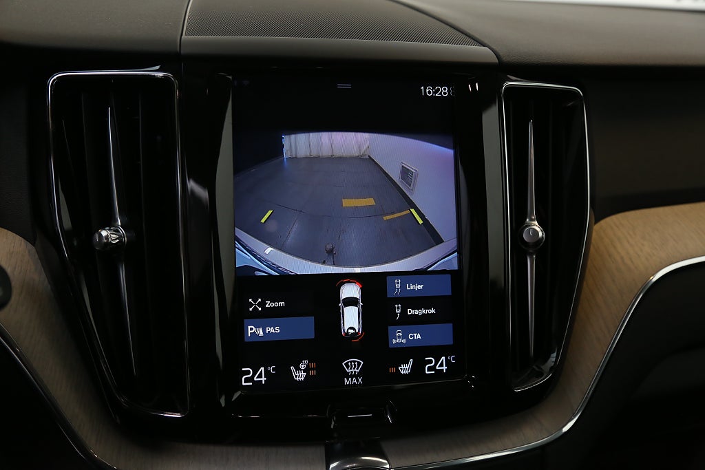 Volvo XC60 T5 250hk Inscription Aut Kamera Skinn Elstol VOC Drag 2018