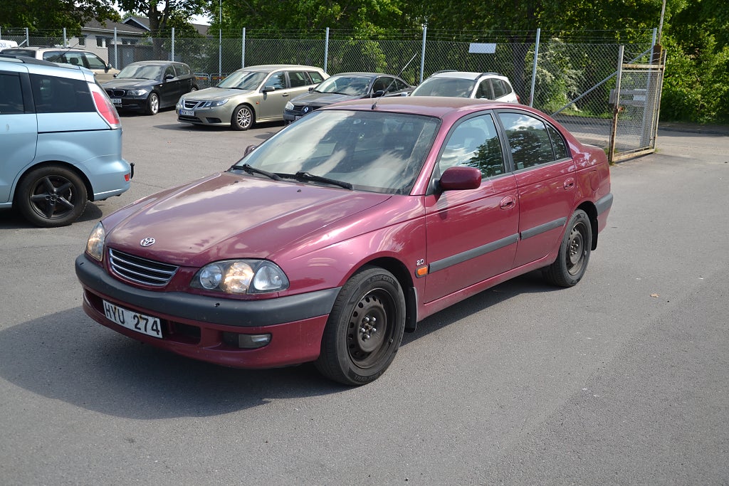 Toyota Avensis Sedan 2.0 128hk