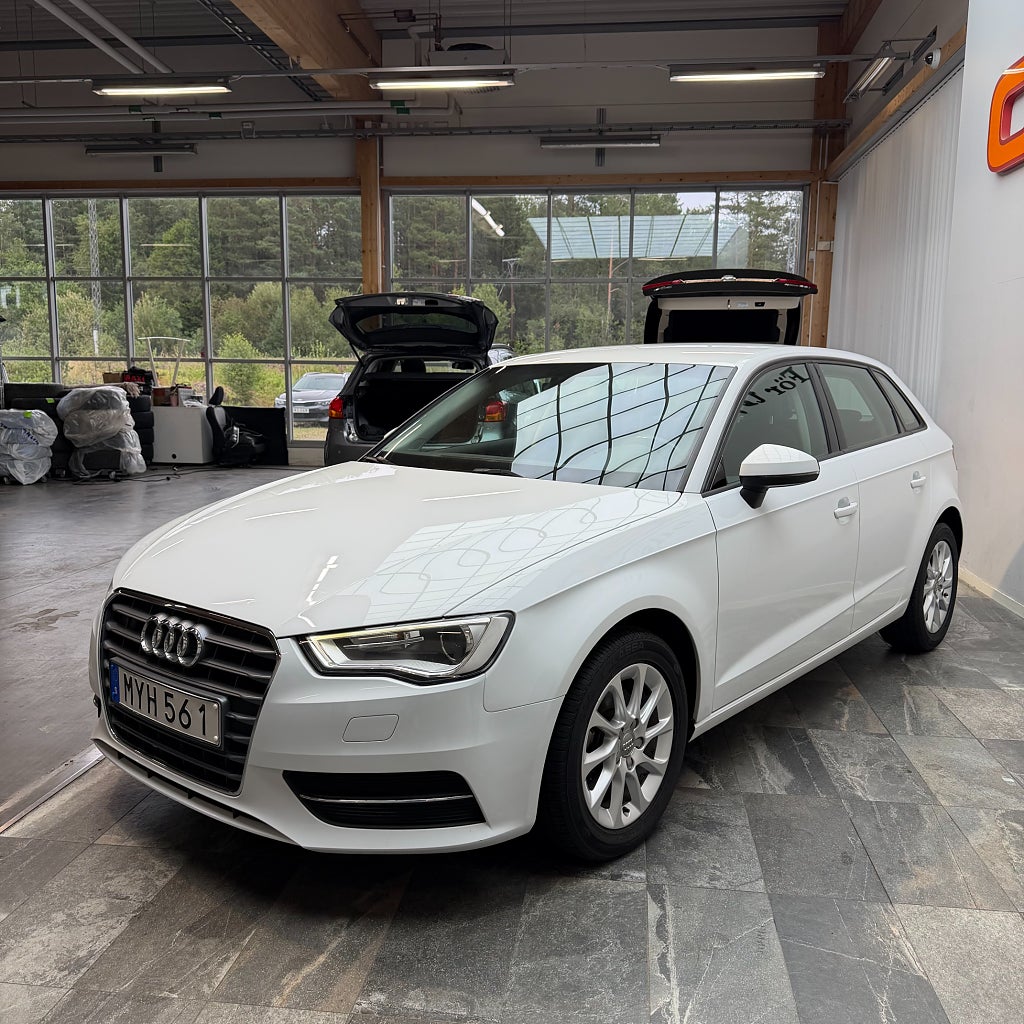 Audi A3 *HÖSTREA*Sportback 1.6 TDI Attraction Bluetooth 0,36L/M