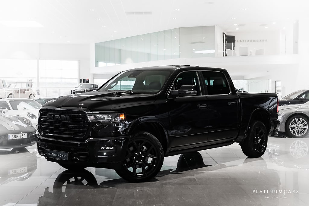 RAM 1500 Laramie Night Premium 2025 / NYA MOD/LEASEBAR