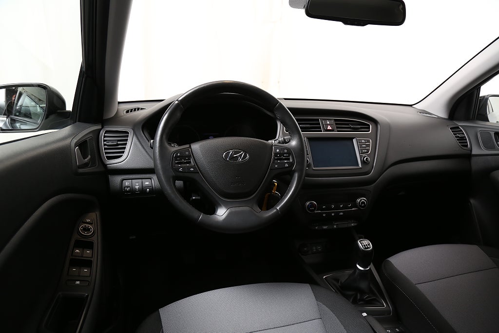 Hyundai i20 1,2 Premium CarPlay Kamera P-sensor Motorvärmare