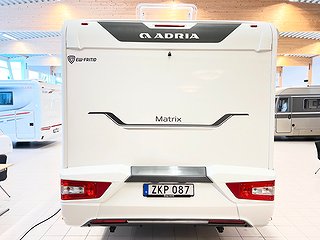 Husbil-halvintegrerad Adria Matrix Plus 670 SL 5 av 26