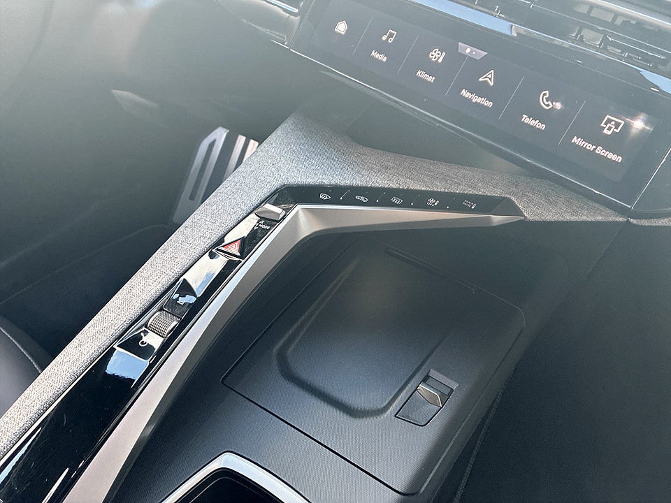 Bild på Peugeot 5008 GT Hybrid 145hk Aut 7-SITS B-KAMERA CARPLAY