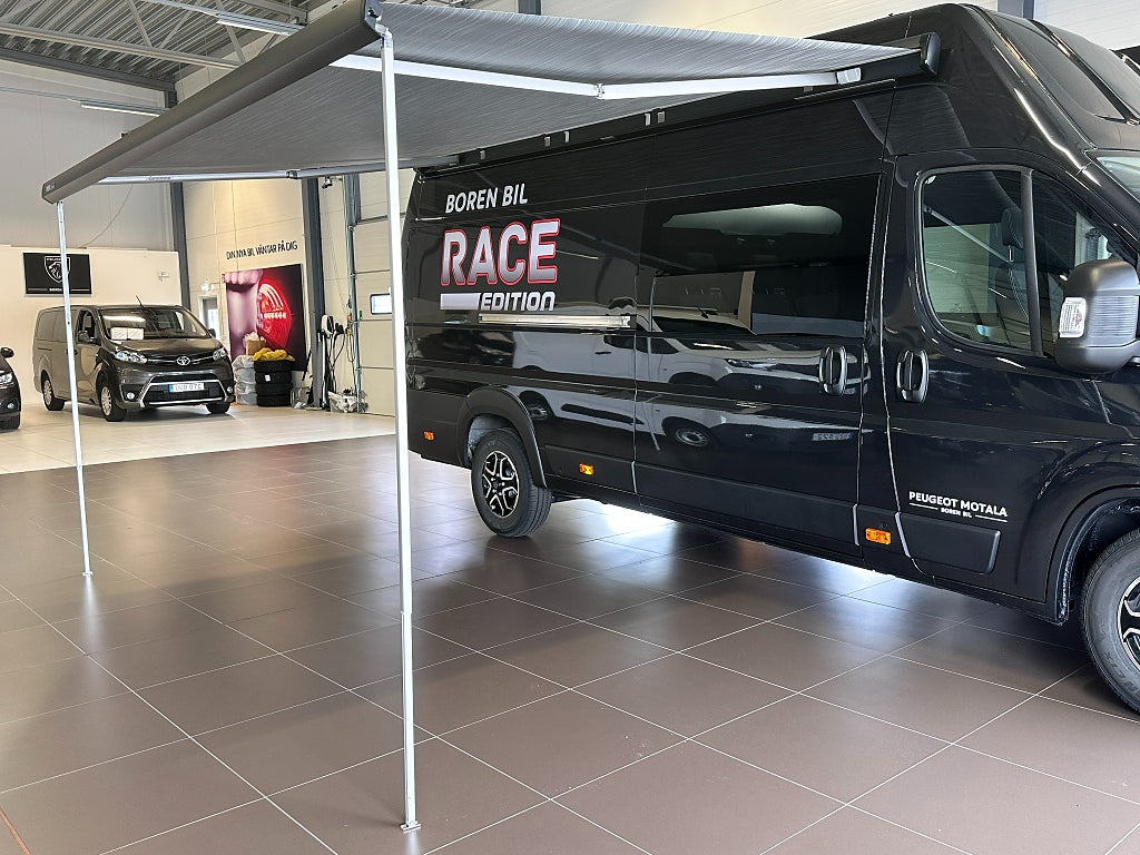 Peugeot Boxer 2.2 BlueHDi 180hk 5-sits EAT Race Edition Sovalkov thumbnail