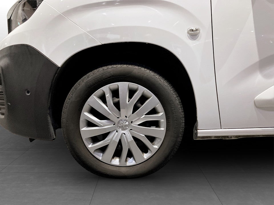 Bild på Peugeot Partner PRO+ 1.5 BHDi 130hk Aut L2 KAMPANJRÄNTA 3,99%